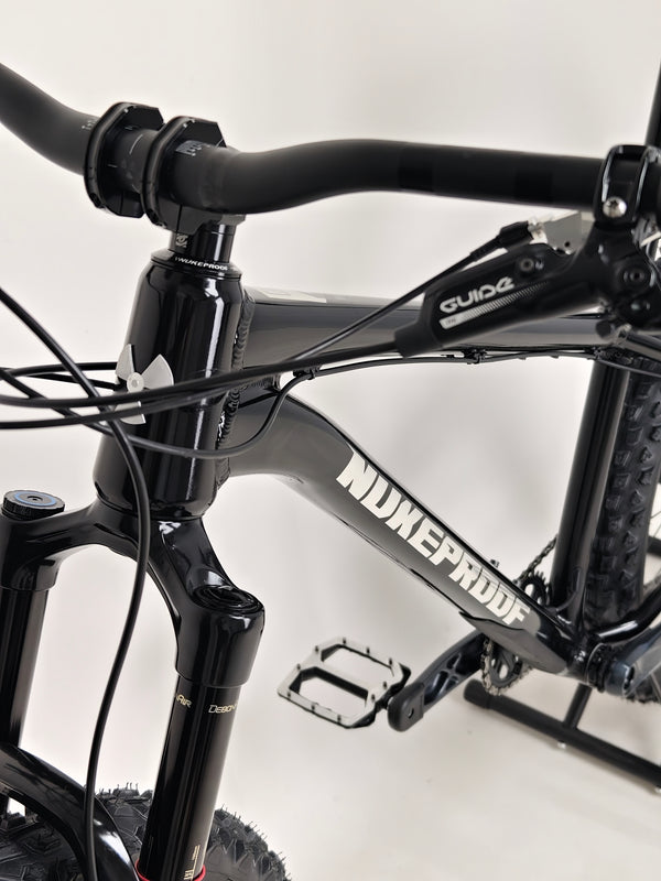 Nukeproof Scout 275 RS 2023 / LARGE / RRP: £2,999.99 / Very Good Condition!