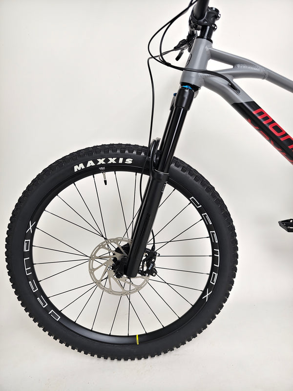 Mondraker Foxy 29 2023 / LARGE / RRP: £3,899.00 / Excellent Condition