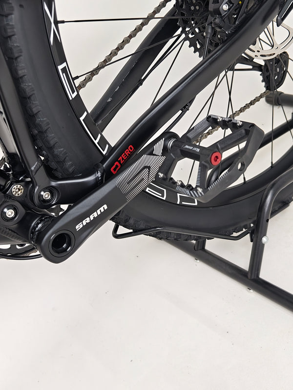 Mondraker Foxy 29 2023 / LARGE / RRP: £3,899.00 / Excellent Condition