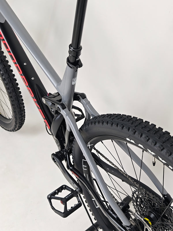 Mondraker Foxy 29 2023 / LARGE / RRP: £3,899.00 / Excellent Condition