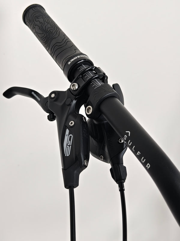 Mondraker Foxy 29 2023 / LARGE / RRP: £3,899.00 / Excellent Condition