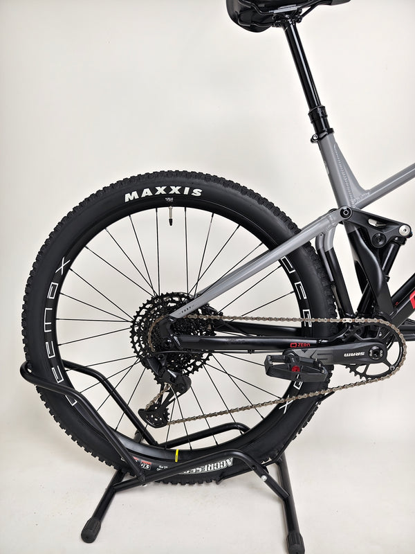 Mondraker Foxy 29 2023 / LARGE / RRP: £3,899.00 / Excellent Condition