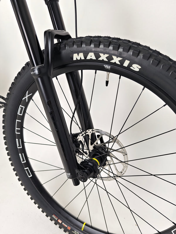 Mondraker Foxy 29 2023 / LARGE / RRP: £3,899.00 / Excellent Condition