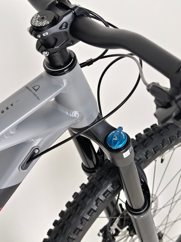 Mondraker Foxy 29 2023 / LARGE / RRP: £3,899.00 / Excellent Condition