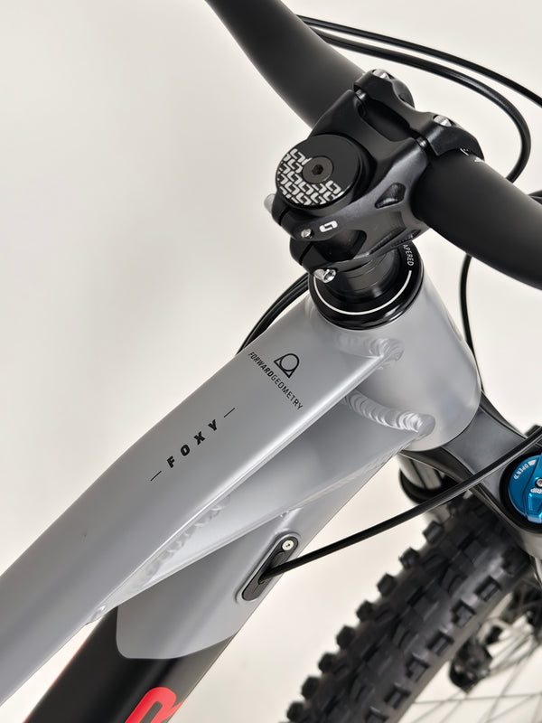 Mondraker Foxy 29 2023 / LARGE / RRP: £3,899.00 / Excellent Condition