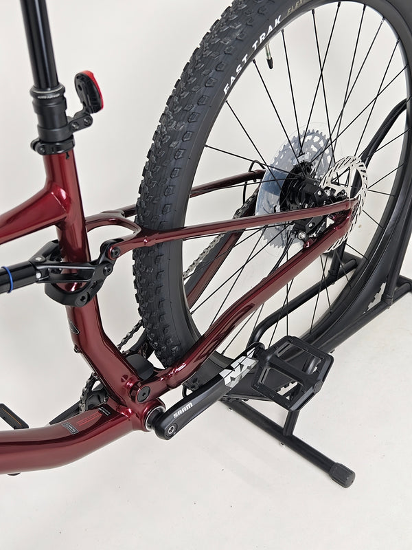 Another close perspective of the rear setup on the Specialized Chisel 2025 Never Used Bike, showcasing the drivetrain and cassette.