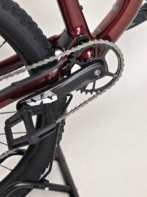 Angle showing handlebar components and brake system on the Specialized Chisel 2025 Never Used Bike, focusing on ergonomics.