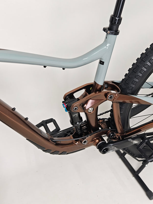 Giant Trance X 2 2023 / LARGE / RRP: £3,599 / Very Good Condition!