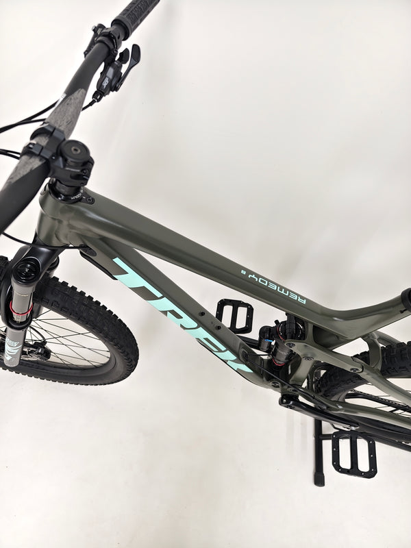 Trek Remedy 8 2023 / LARGE / RRP: £3,450.00 / Very Good Condition