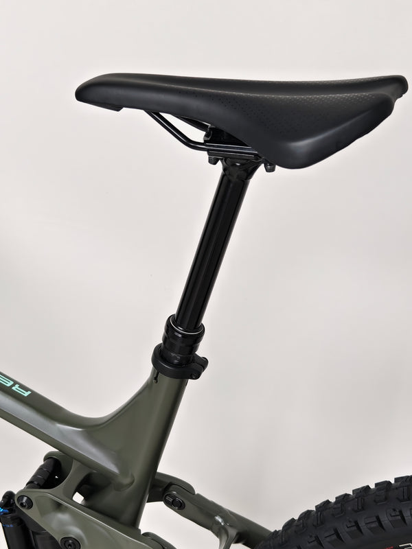 Trek Remedy 8 2023 / LARGE / RRP: £3,450.00 / Very Good Condition