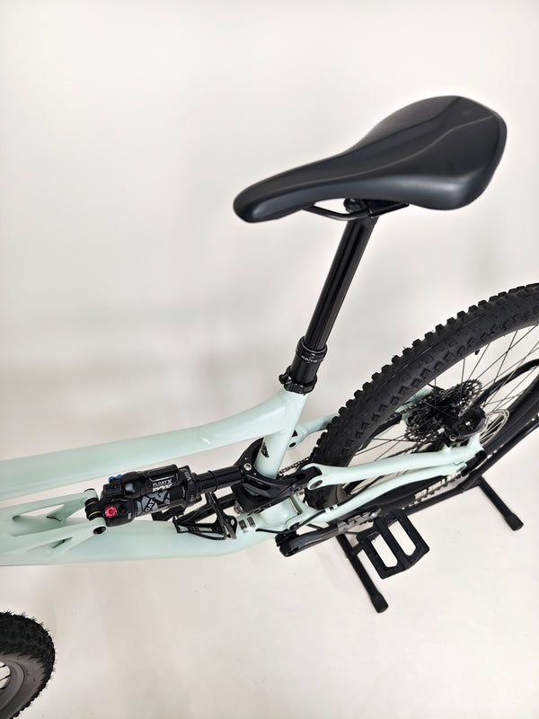 Specialized Status 160/ LARGE (S4) / RRP: £2,900.00 / Very Good