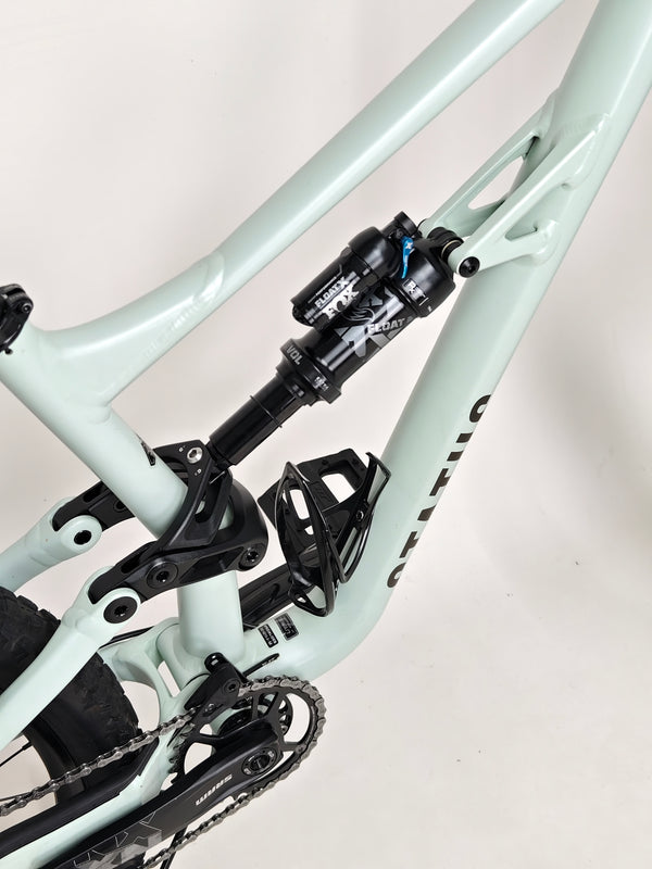 Specialized Status 160/ LARGE (S4) / RRP: £2,900.00 / Very Good