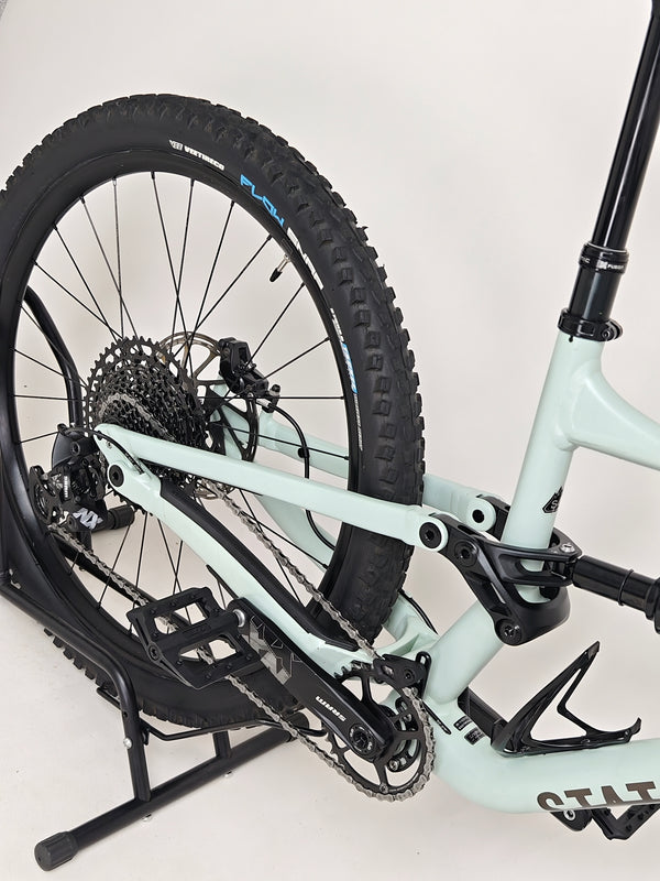 Specialized Status 160/ LARGE (S4) / RRP: £2,900.00 / Very Good