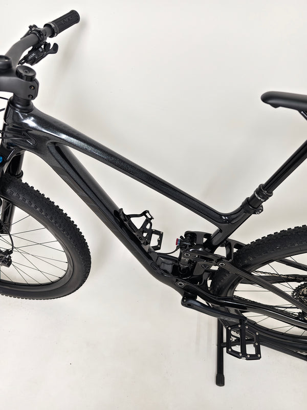 Giant Anthem Advanced Pro 29 2 2023 CARBON/ MEDIUM / RRP: £ £4,999.00 / Very Good Condition