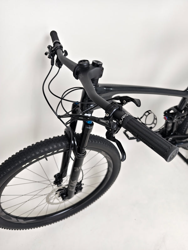 Giant Anthem Advanced Pro 29 2 2023 CARBON/ MEDIUM / RRP: £ £4,999.00 / Very Good Condition