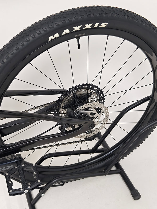 Giant Anthem Advanced Pro 29 2 2023 CARBON/ MEDIUM / RRP: £ £4,999.00 / Very Good Condition