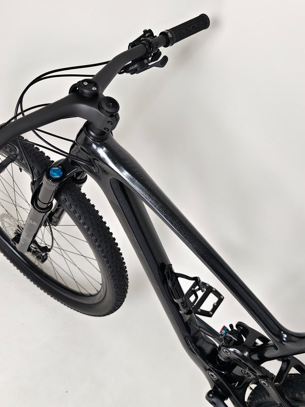 Giant Anthem Advanced Pro 29 2 2023 CARBON/ MEDIUM / RRP: £ £4,999.00 / Very Good Condition