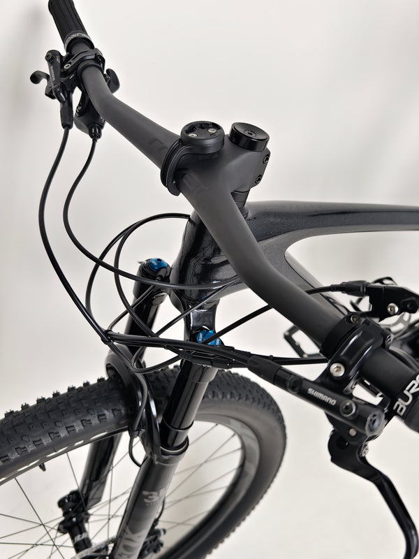 Giant Anthem Advanced Pro 29 2 2023 CARBON/ MEDIUM / RRP: £ £4,999.00 / Very Good Condition