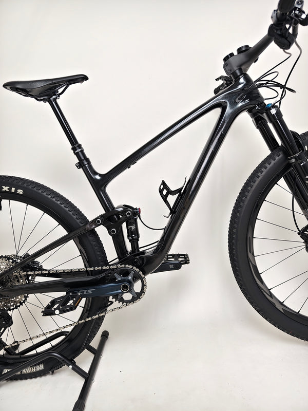 Giant Anthem Advanced Pro 29 2 2023 CARBON/ MEDIUM / RRP: £ £4,999.00 / Very Good Condition