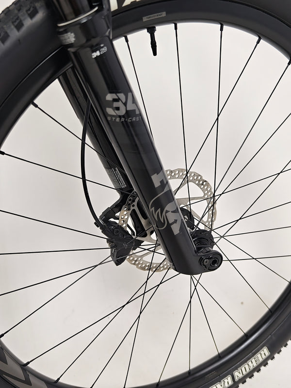 Giant Anthem Advanced Pro 29 2 2023 CARBON/ MEDIUM / RRP: £ £4,999.00 / Very Good Condition