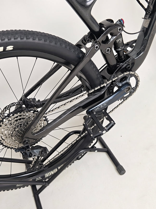 Giant Anthem Advanced Pro 29 2 2023 CARBON/ MEDIUM / RRP: £ £4,999.00 / Very Good Condition