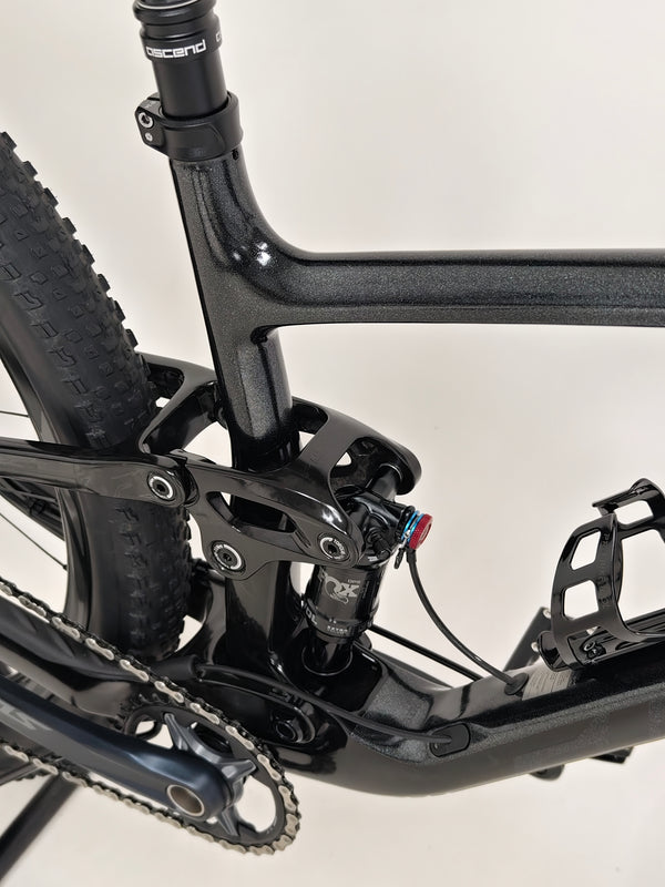 Giant Anthem Advanced Pro 29 2 2023 CARBON/ MEDIUM / RRP: £ £4,999.00 / Very Good Condition