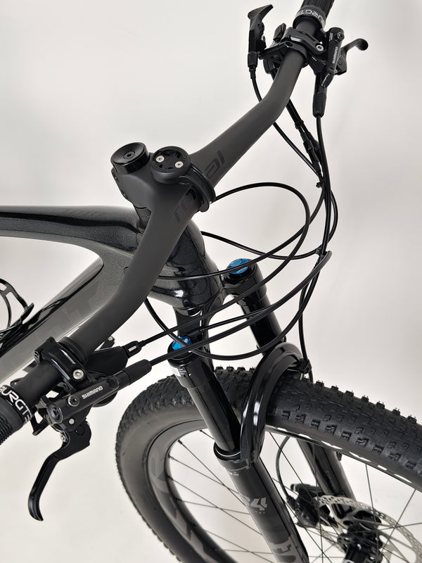 Giant Anthem Advanced Pro 29 2 2023 CARBON bike on test ride, displaying full functionality.