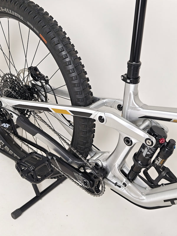 Transition Spire Alloy NX 2022/ MEDIUM / RRP: £4,299.00 / Very Good Condition