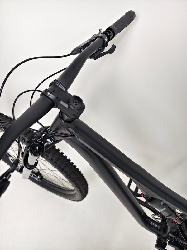 Specialized Stumpjumper Alloy 2023/ MEDIUM / UPGRADED / RRP: £2,250.00 / Excellent