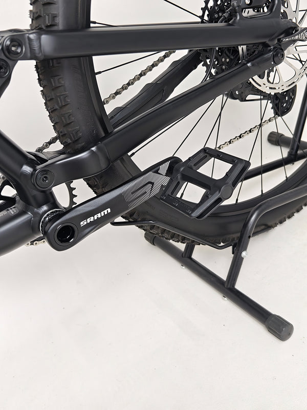 Specialized Stumpjumper Alloy 2023/ MEDIUM / UPGRADED / RRP: £2,250.00 / Excellent