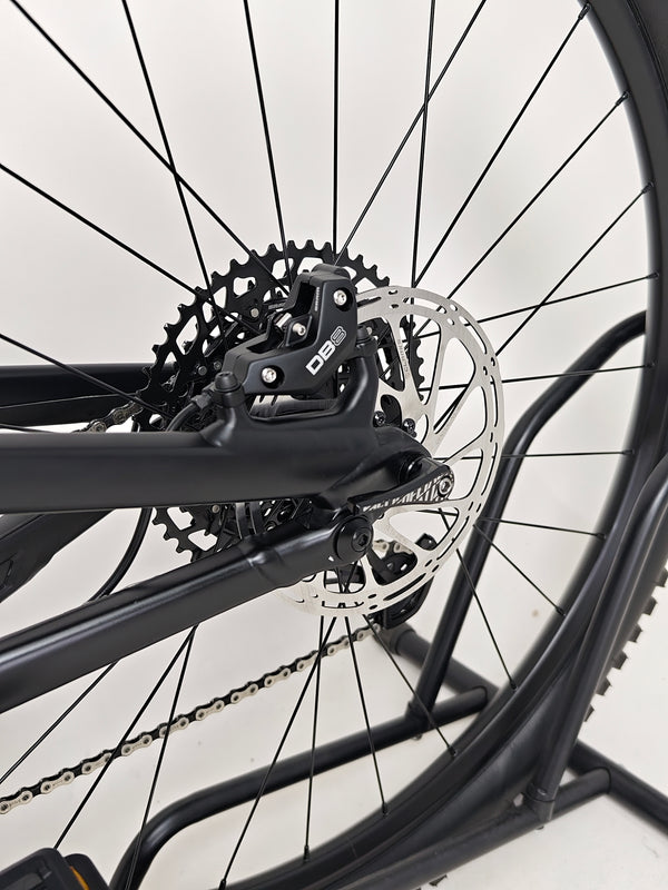 Specialized Stumpjumper Alloy 2023/ MEDIUM / UPGRADED / RRP: £2,250.00 / Excellent