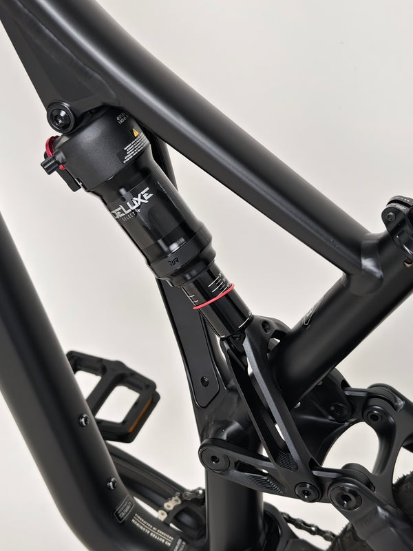 Specialized Stumpjumper Alloy 2023/ MEDIUM / UPGRADED / RRP: £2,250.00 / Excellent