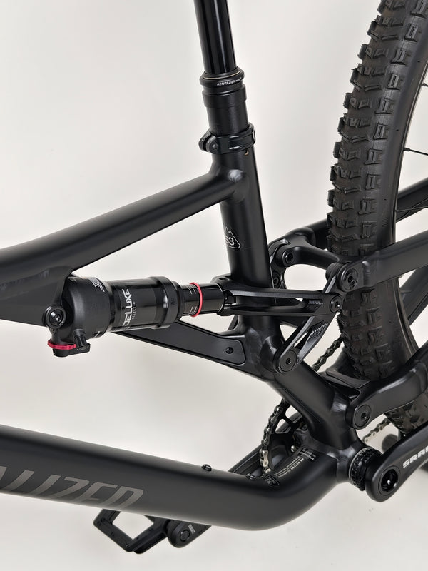 Specialized Stumpjumper Alloy 2023/ MEDIUM / UPGRADED / RRP: £2,250.00 / Excellent