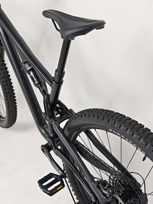 Specialized Stumpjumper Alloy 2023/ MEDIUM / UPGRADED / RRP: £2,250.00 / Excellent