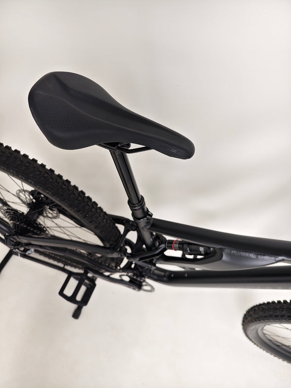 Specialized Stumpjumper Alloy 2023/ MEDIUM / UPGRADED / RRP: £2,250.00 / Excellent