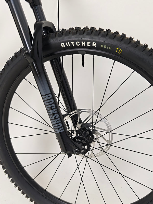 Specialized Stumpjumper Alloy 2023/ MEDIUM / UPGRADED / RRP: £2,250.00 / Excellent