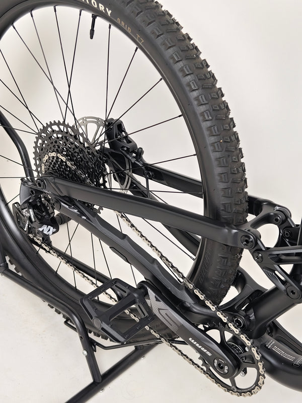 Specialized Stumpjumper Alloy 2023/ MEDIUM / UPGRADED / RRP: £2,250.00 / Excellent