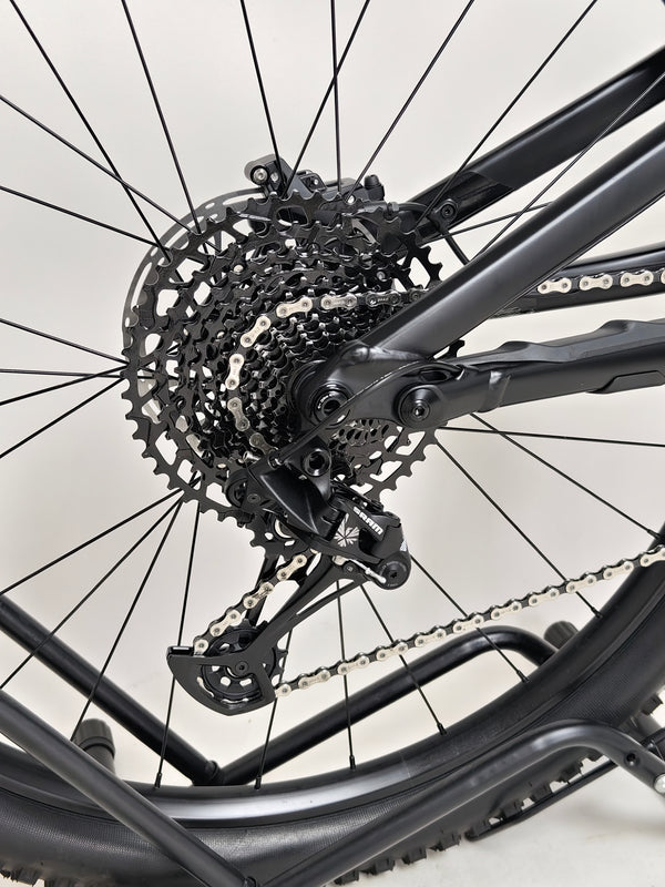 Specialized Stumpjumper Alloy 2023/ MEDIUM / UPGRADED / RRP: £2,250.00 / Excellent