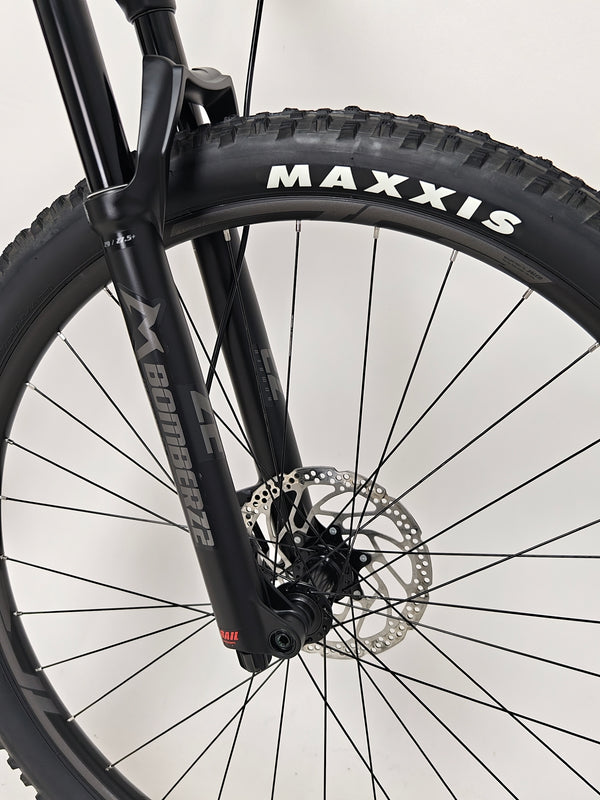 Close angle photo of the rear triangle on the Merida One-Twenty 600 29 2023 mountain bike.