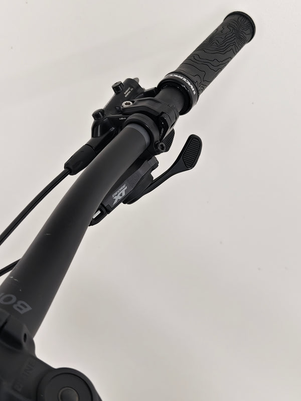 Trek Fuel EX 8 XT 2022 attractive frame in Alpine Blue highlighted for its advanced mountain biking technology.