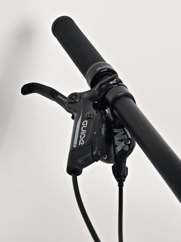 Trek Remedy 7 2022/ LARGE / RRP: £2,750.00 / Very Good Condition