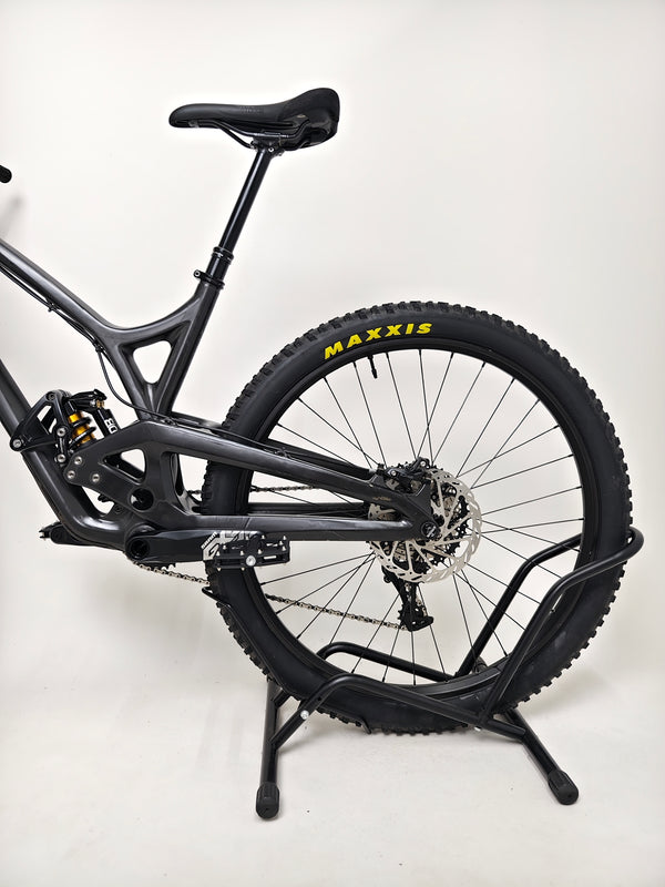 Evil Insurgent LS 27.5 Carbon bike ready for a test ride, showing off its robust design.