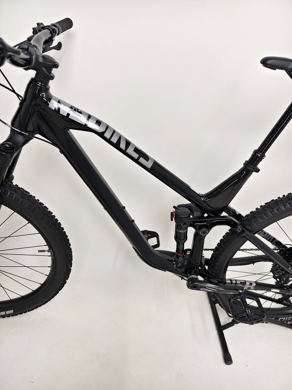 NS Bikes Define AL 130 2 2023 - Focus on the handlebars and gear shift showcasing modern bike technology from NS Bikes.