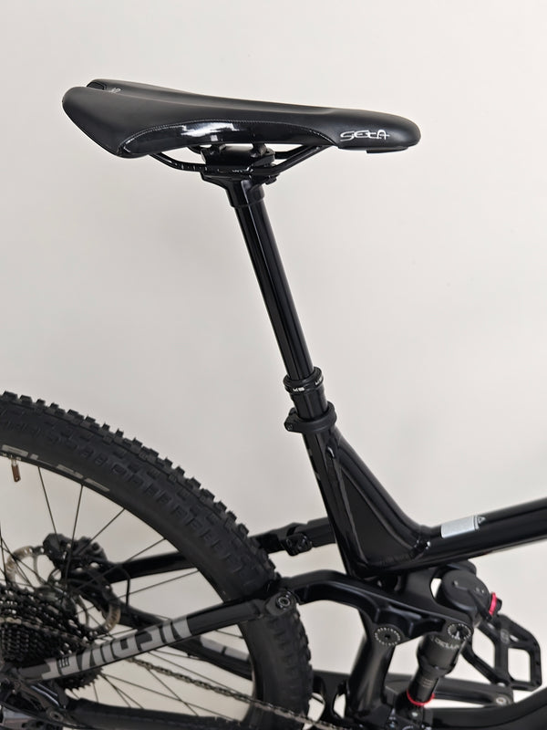 NS Bikes Define AL 130 2 2023 - Detailed showcase of the drive system and cassette from NS Bikes.