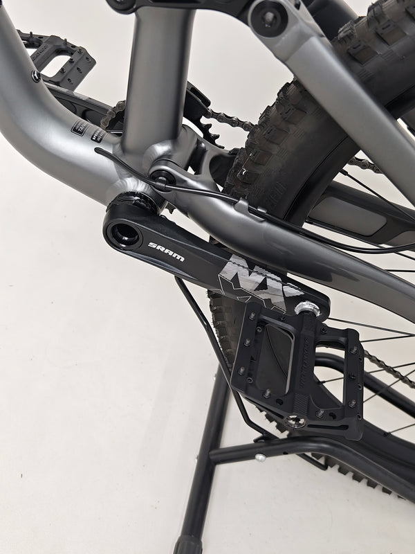 Specialized Status 160/ LARGE (S4) / RRP: £2,900.00 / Excellent Condition