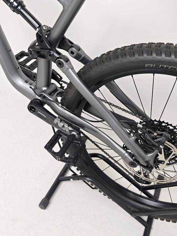 Specialized Status 160/ LARGE (S4) / RRP: £2,900.00 / Excellent Condition