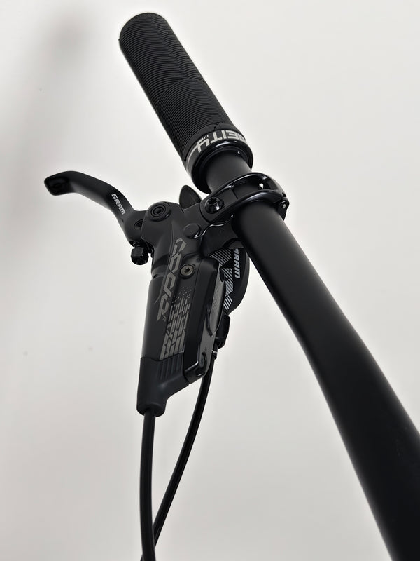 Specialized Status 160/ LARGE (S4) / RRP: £2,900.00 / Excellent Condition