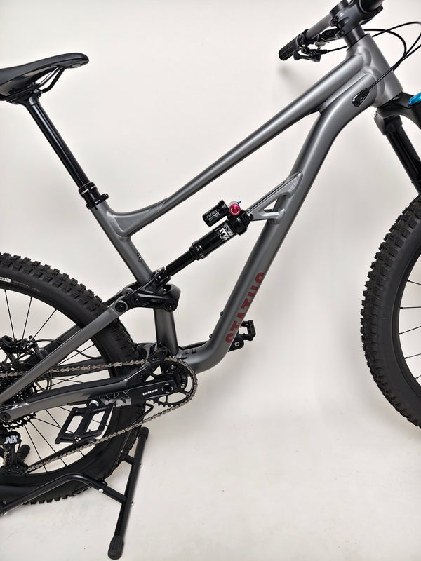 Specialized Status 160/ LARGE (S4) / RRP: £2,900.00 / Excellent Condition