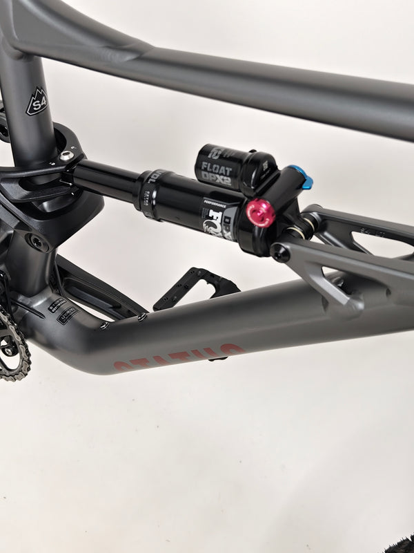 Specialized Status 160/ LARGE (S4) / RRP: £2,900.00 / Excellent Condition