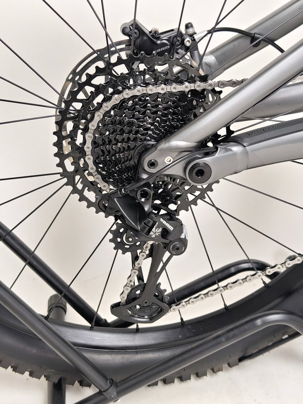 Specialized Status 160/ LARGE (S4) / RRP: £2,900.00 / Excellent Condition